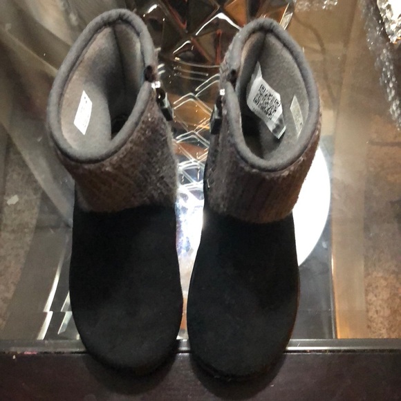 Uggs - Picture 3 of 4